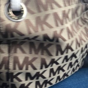 Meet your Posher, Ale